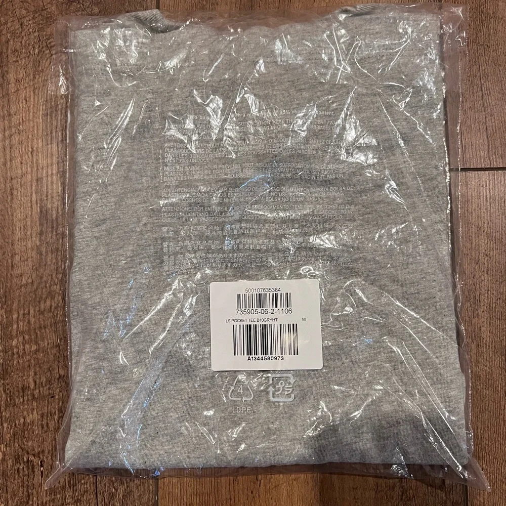 Gap Kids Boys Long Sleeve Pocket Tee, Medium - Picture 3 of 3